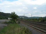 233 285-6 beim rangieren mit Kaliwagen im ehemaligen Bahnhof Wartha/Eisenach. Aufgenommen am 26.08.2009.